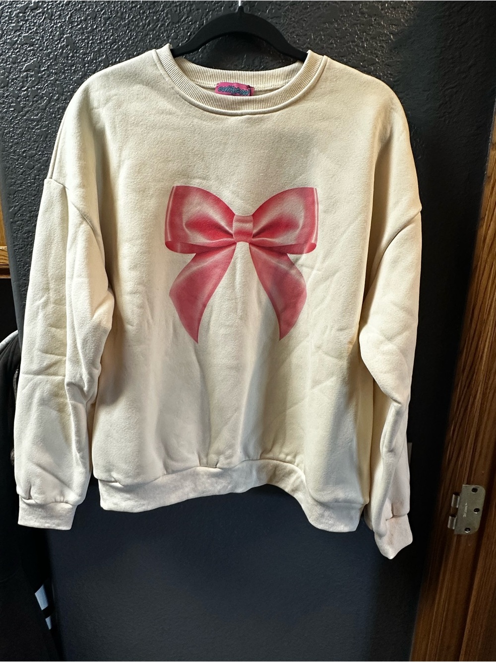 Edikted Cream Sweatshirt with Pink Bow Graphic size Small - NWT